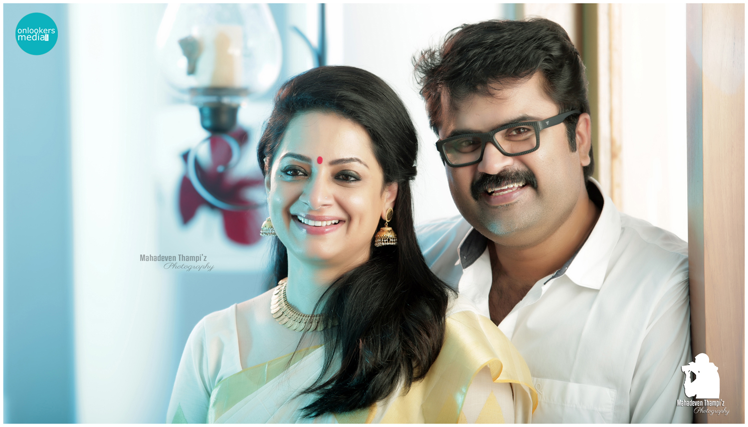 https://onlookersmedia.in/wp-content/uploads/2014/12/Anoop-Menon-Wedding-Stills-Shema-Alexander-Images-Photos-Reception-Stills-Onlookers-Media-4.jpg