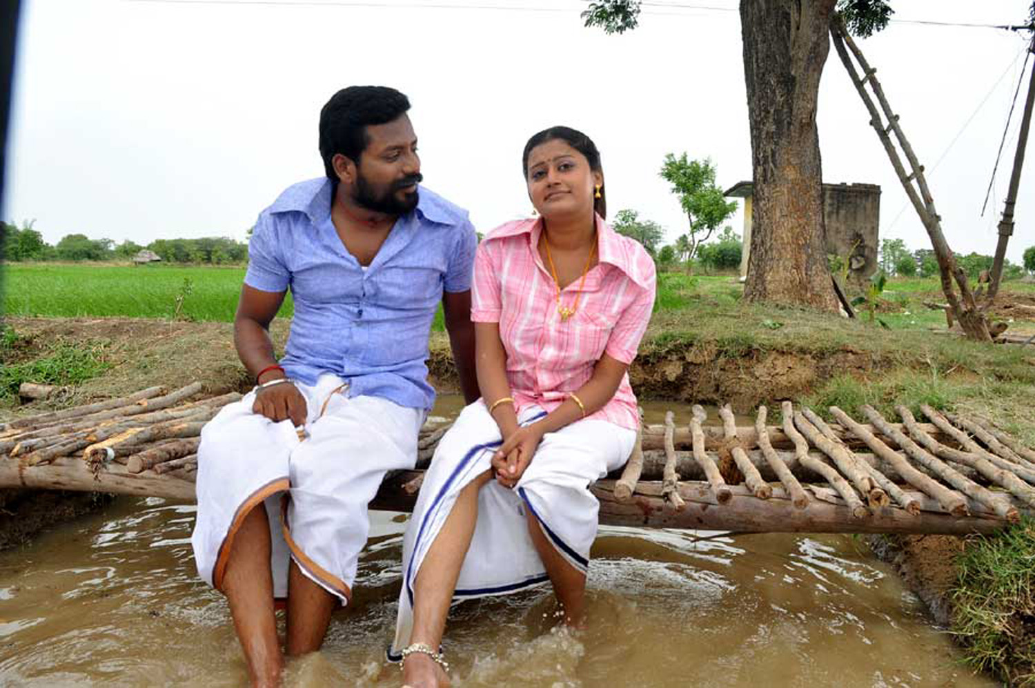 https://onlookersmedia.in/wp-content/uploads/2014/12/Ansiba-Hassan-in-Paranjothi-Tamil-Movie-Stills-Photos-Onlookers-Media-18.jpg