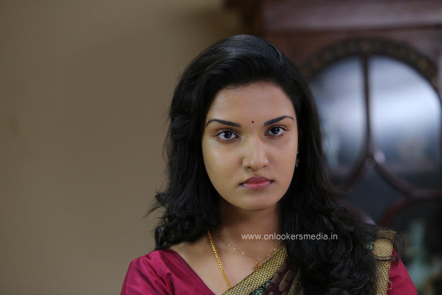 Honey Rose In Sir CP Malayalam Movie Stills-Images-Photos-Onlookers Media (5)