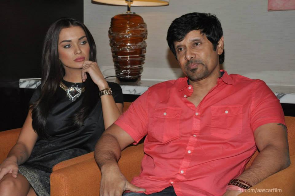https://onlookersmedia.in/wp-content/uploads/2015/01/I-movie-press-meet-stills-Vikram-Amy-Jackson-Ai-Tamil-movie-stills-Onlookers-Media-11.jpg