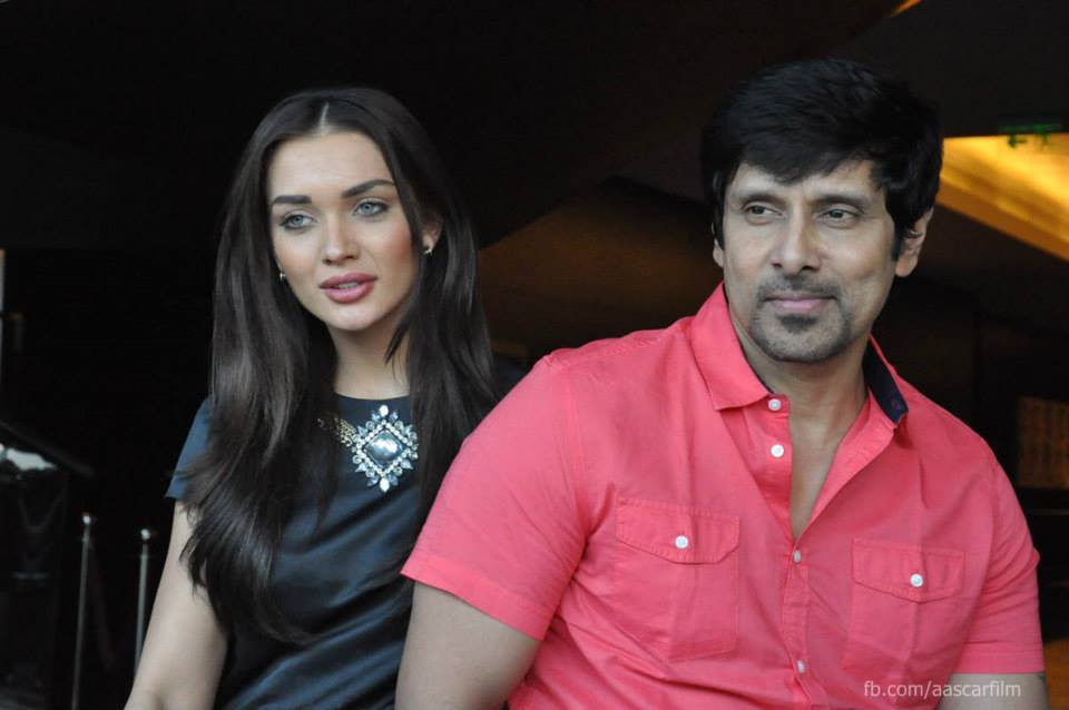 https://onlookersmedia.in/wp-content/uploads/2015/01/I-movie-press-meet-stills-Vikram-Amy-Jackson-Ai-Tamil-movie-stills-Onlookers-Media-24.jpg