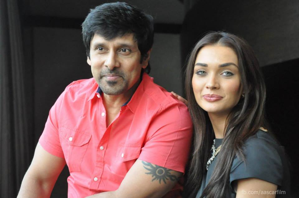 https://onlookersmedia.in/wp-content/uploads/2015/01/I-movie-press-meet-stills-Vikram-Amy-Jackson-Ai-Tamil-movie-stills-Onlookers-Media-29.jpg