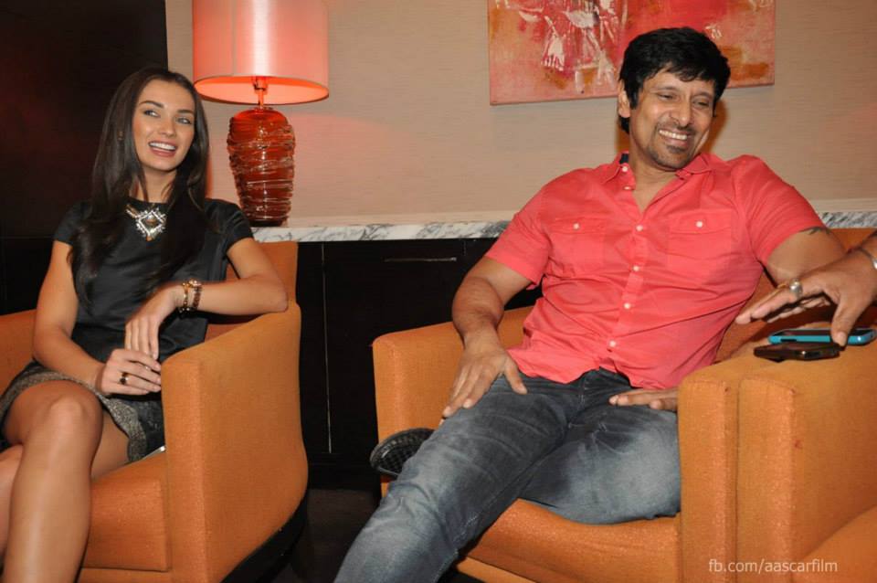 https://onlookersmedia.in/wp-content/uploads/2015/01/I-movie-press-meet-stills-Vikram-Amy-Jackson-Ai-Tamil-movie-stills-Onlookers-Media-9.jpg
