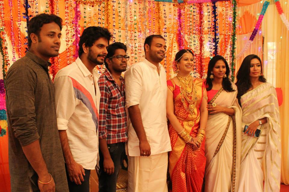 http://onlookersmedia.in/wp-content/uploads/2015/01/Malayalam-Actress-Sadhika-Wedding-Stills-Reception-Stills-Videos-Onlookers-Media-16.jpg