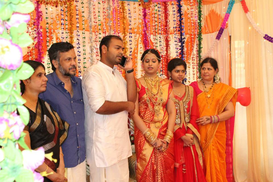 http://onlookersmedia.in/wp-content/uploads/2015/01/Malayalam-Actress-Sadhika-Wedding-Stills-Reception-Stills-Videos-Onlookers-Media-23.jpg