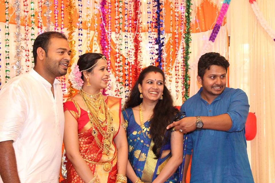 http://onlookersmedia.in/wp-content/uploads/2015/01/Malayalam-Actress-Sadhika-Wedding-Stills-Reception-Stills-Videos-Onlookers-Media-6.jpg