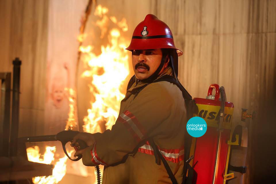 https://onlookersmedia.in/wp-content/uploads/2015/01/Mammootty-in-Fireman-Malayalam-Movie-Stills-Images-Photos-Gallery-Onlookers-Media-14.jpg