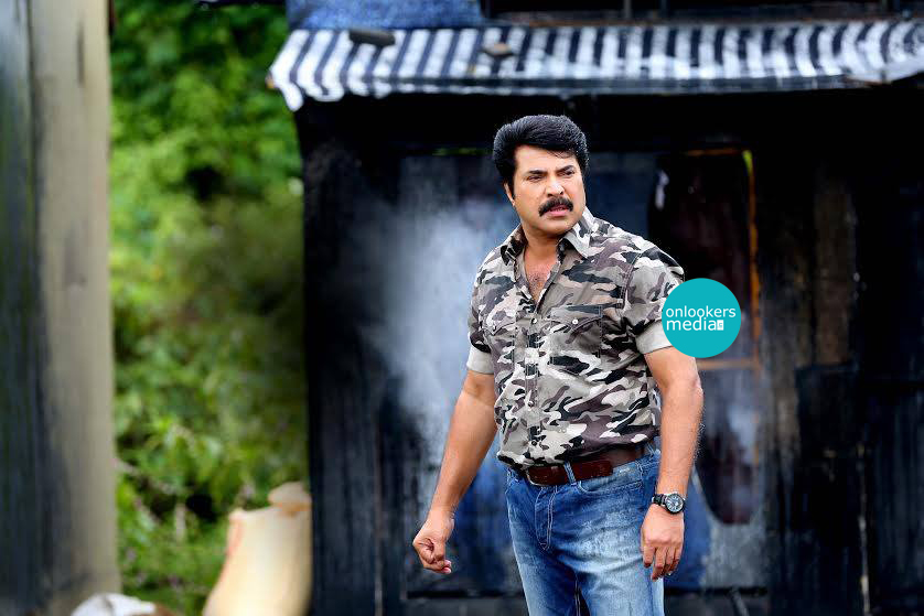 https://onlookersmedia.in/wp-content/uploads/2015/01/Mammootty-in-Fireman-Malayalam-Movie-Stills-Images-Photos-Gallery-Onlookers-Media-20.jpg
