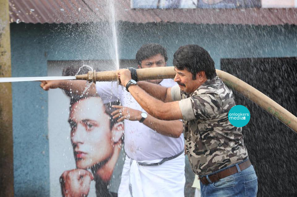 https://onlookersmedia.in/wp-content/uploads/2015/01/Mammootty-in-Fireman-Malayalam-Movie-Stills-Images-Photos-Gallery-Onlookers-Media-25.jpg