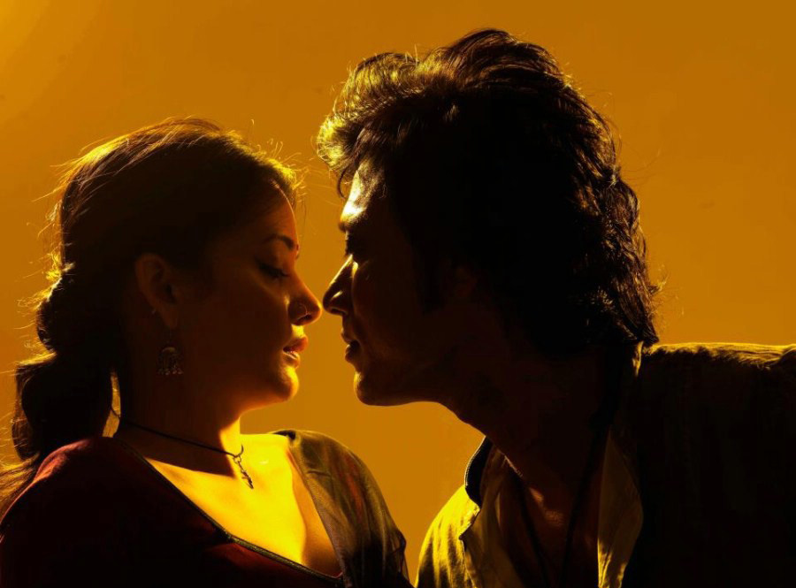 https://onlookersmedia.in/wp-content/uploads/2015/01/Savithri-in-Isai-movie-stills-images-SJ-Surya-Onlookers-Media-26.jpg