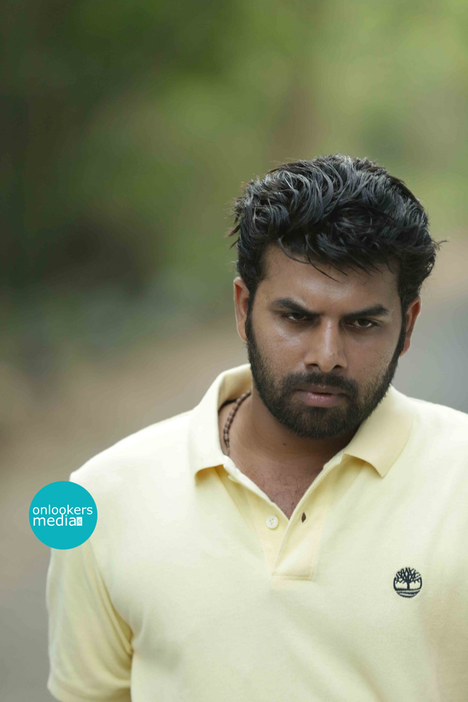 https://onlookersmedia.in/wp-content/uploads/2015/01/Sunny-Wayne-in-Saaradhi-Stills-Images-Posters-Malayalam-Movie-2015-Onlookers-Media-13.jpg
