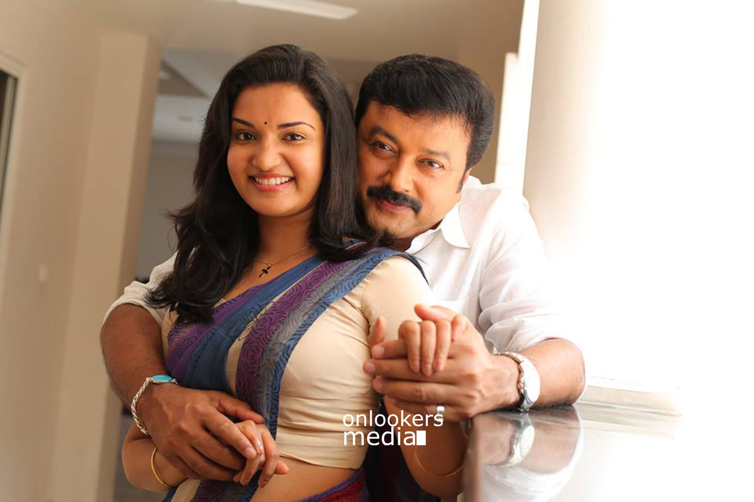 https://onlookersmedia.in/wp-content/uploads/2015/02/Honey-Rose-in-Sir-CP-Malayalam-Movie-Jayaram-Onlookers-Media-10.jpg
