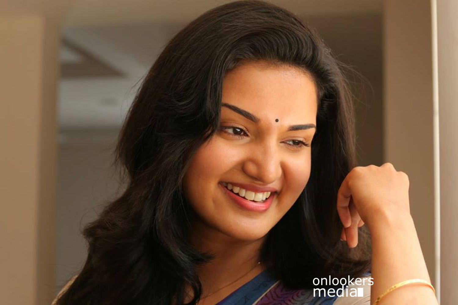 https://onlookersmedia.in/wp-content/uploads/2015/02/Honey-Rose-in-Sir-CP-Malayalam-Movie-Jayaram-Onlookers-Media-7.jpg