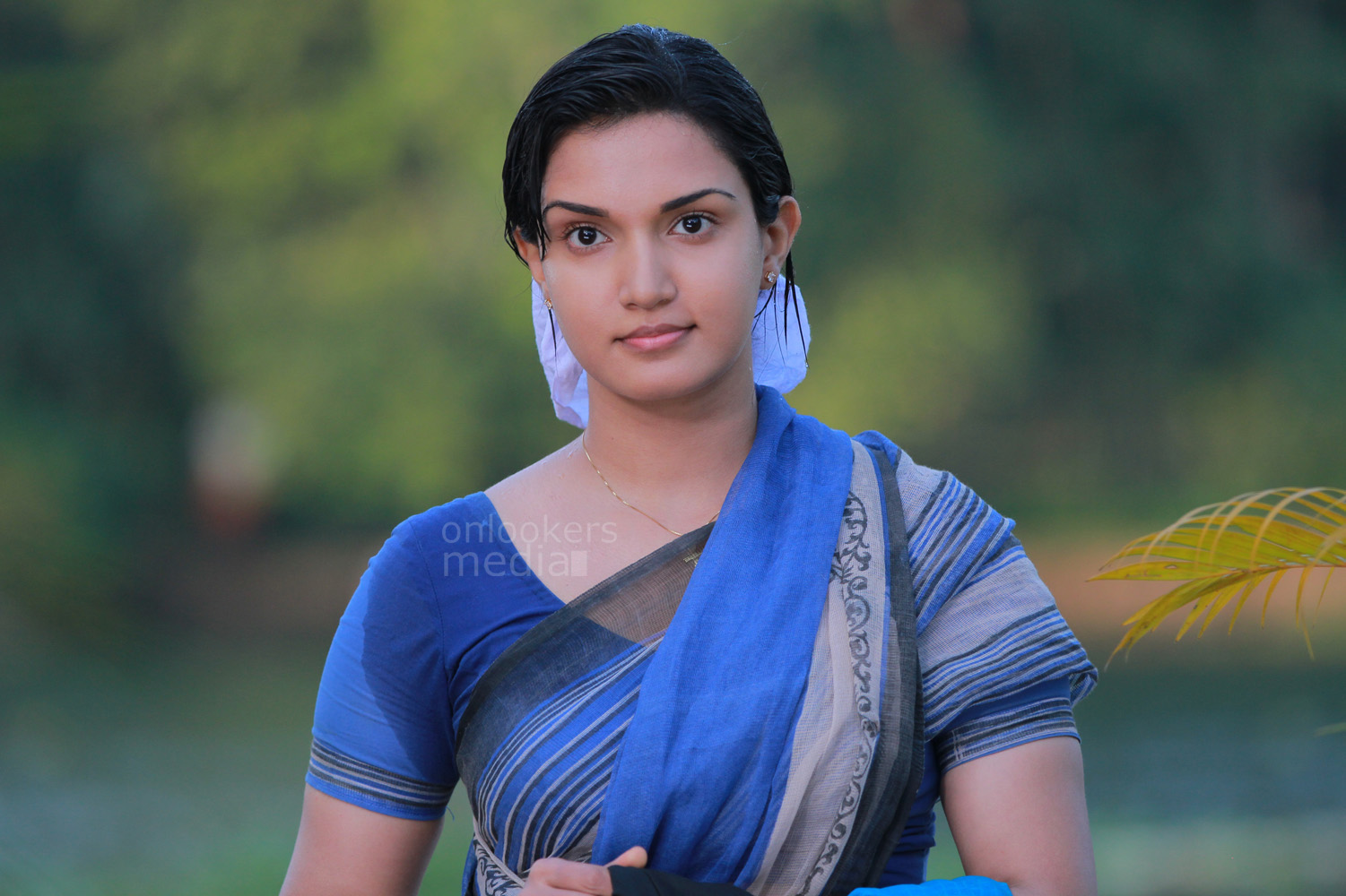 https://onlookersmedia.in/wp-content/uploads/2015/02/Honey-Rose-in-Sir-CP-Malayalam-Movie-Onlookers-Media-75.jpg