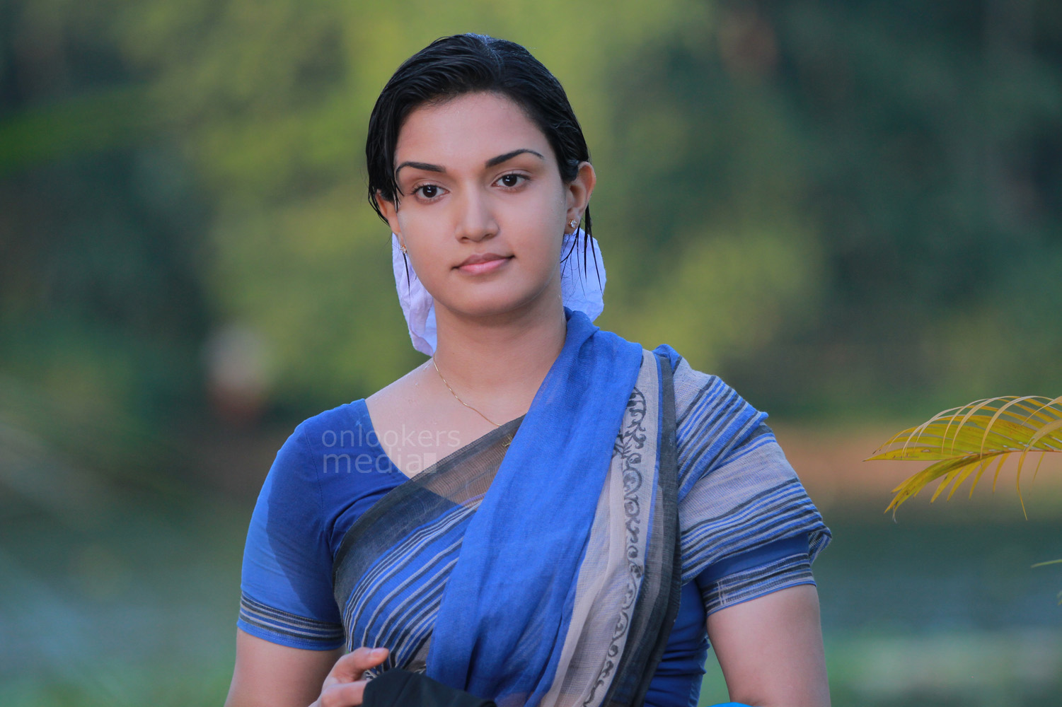 https://onlookersmedia.in/wp-content/uploads/2015/02/Honey-Rose-in-Sir-CP-Malayalam-Movie-Onlookers-Media-79.jpg