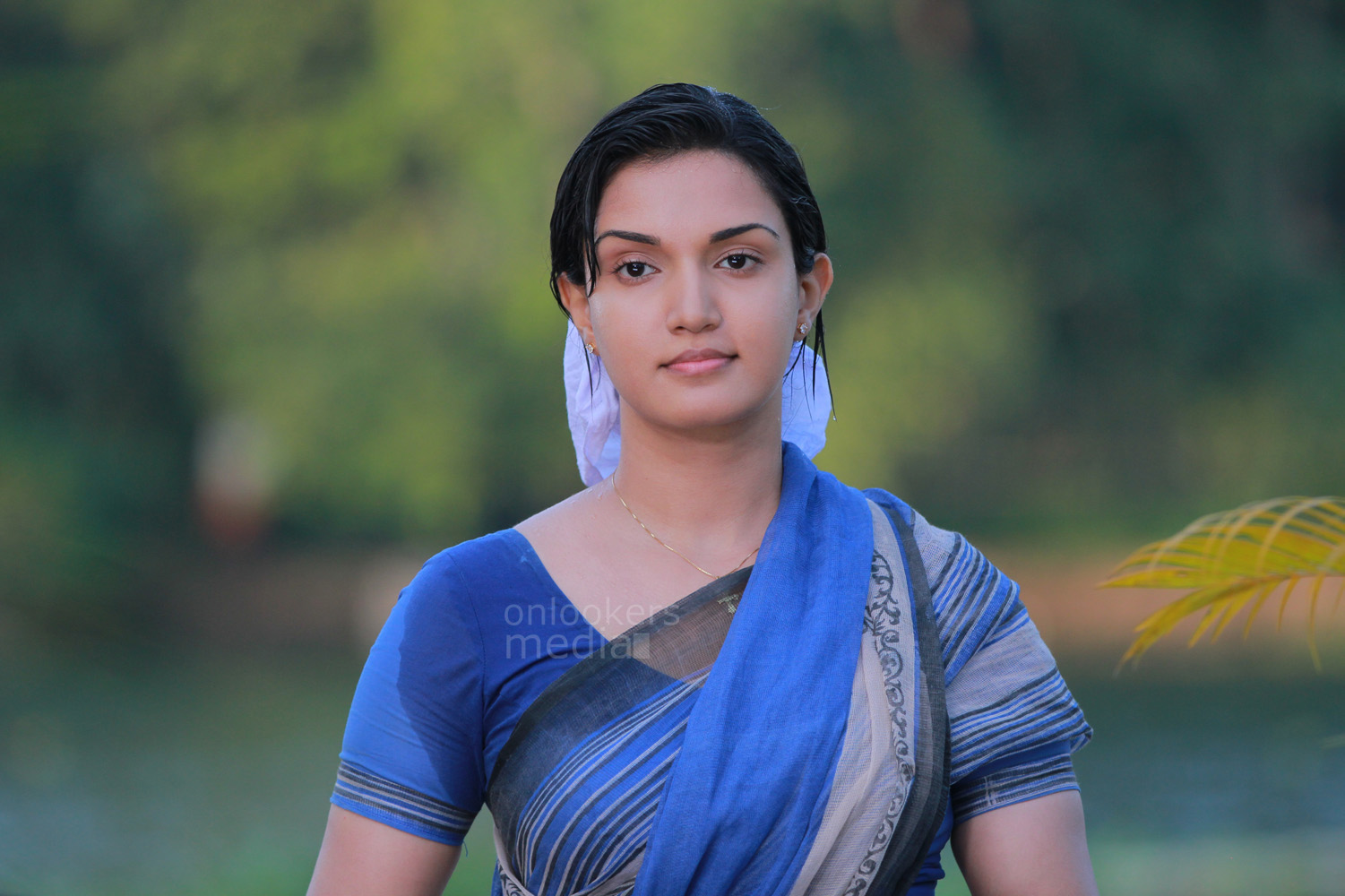 https://onlookersmedia.in/wp-content/uploads/2015/02/Honey-Rose-in-Sir-CP-Malayalam-Movie-Onlookers-Media-83.jpg