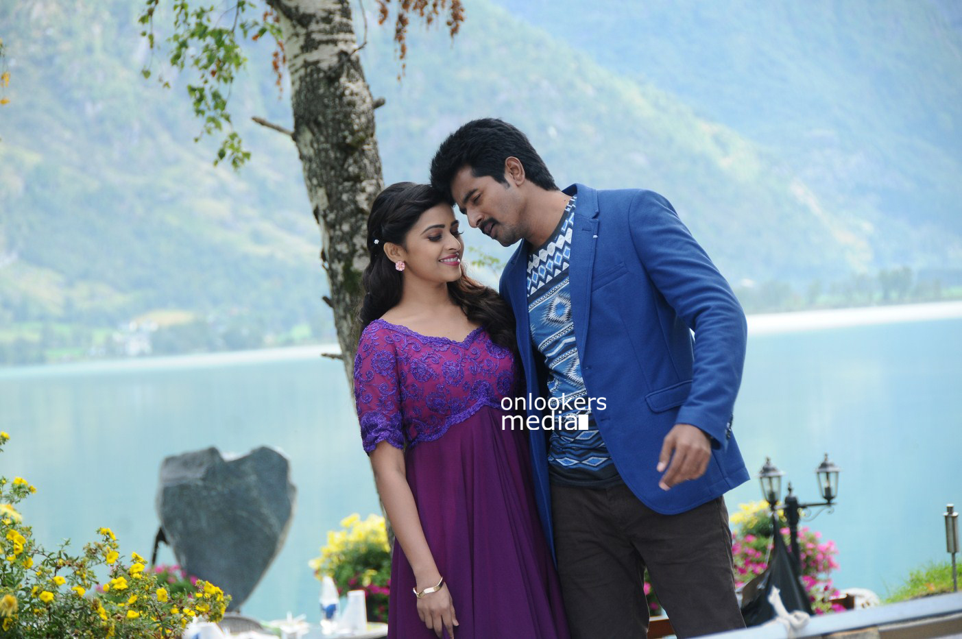 https://onlookersmedia.in/wp-content/uploads/2015/02/Sivakarthikeyan-and-Sri-Divya-in-Kaaki-Sattai-Stills-Images-Gallery-Photos-Onlookers-Media-11.jpg