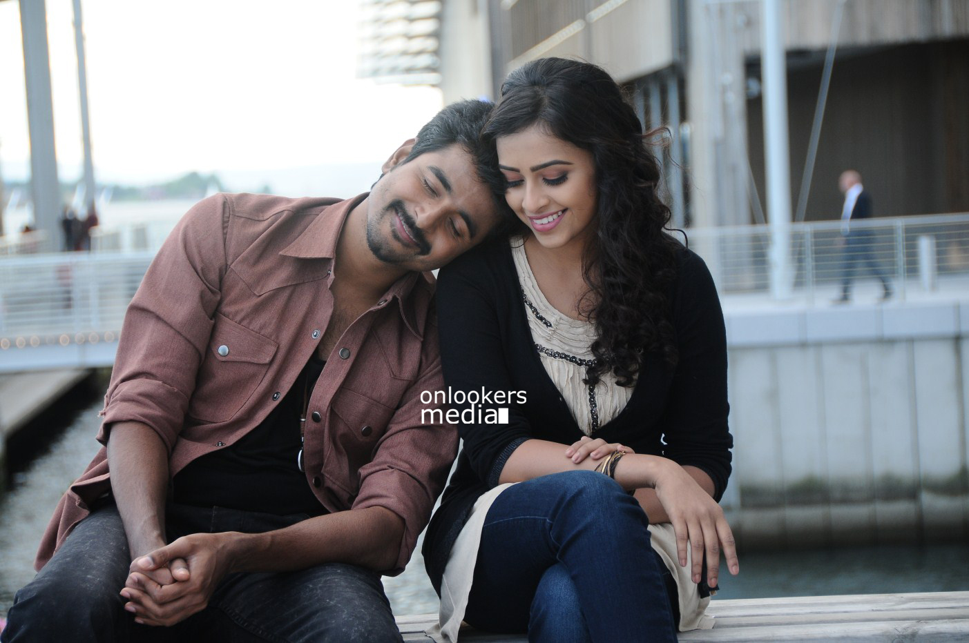 https://onlookersmedia.in/wp-content/uploads/2015/02/Sivakarthikeyan-and-Sri-Divya-in-Kaaki-Sattai-Stills-Images-Gallery-Photos-Onlookers-Media-29.jpg