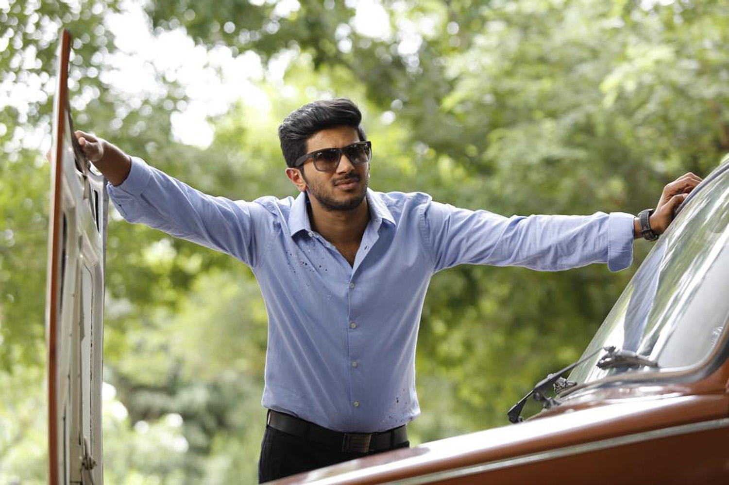 https://onlookersmedia.in/wp-content/uploads/2015/03/100-Days-Of-Love-Stills-Photos-Images-Dulquer-Salmaan-Nithya-Menon-Malayalam-Movies-2015-Onlookers-Media-29.jpg