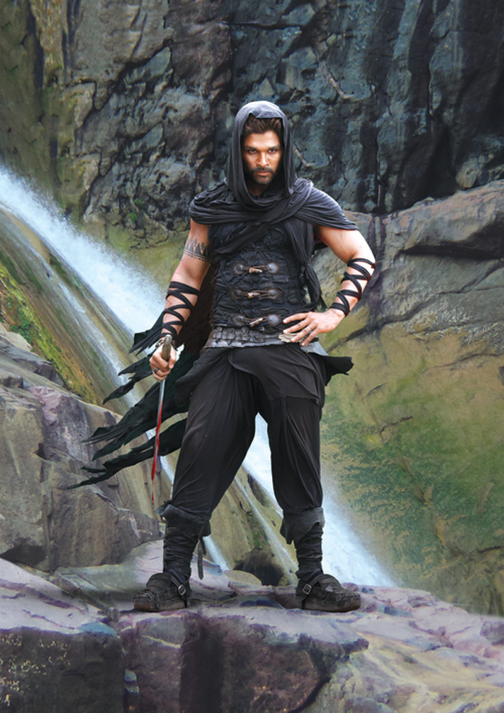 https://onlookersmedia.in/wp-content/uploads/2015/03/Allu-Arjun-in-Rudhramadevi-Stills-Images-Photos-Telugu-Movie-2015-Anushka-Shetty-Onlookers-Media-1.jpg