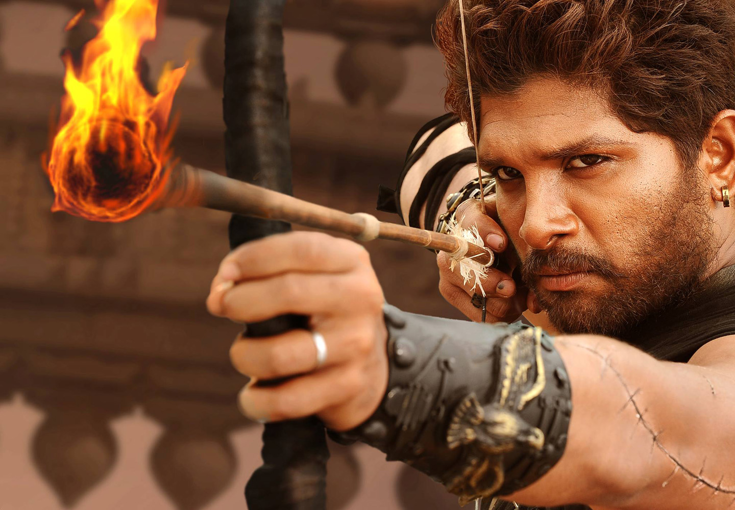 Allu Arjun in Rudhramadevi Stills-Images-Photos-Telugu Movie 2015-Anushka Shetty-Onlookers Media  (2)