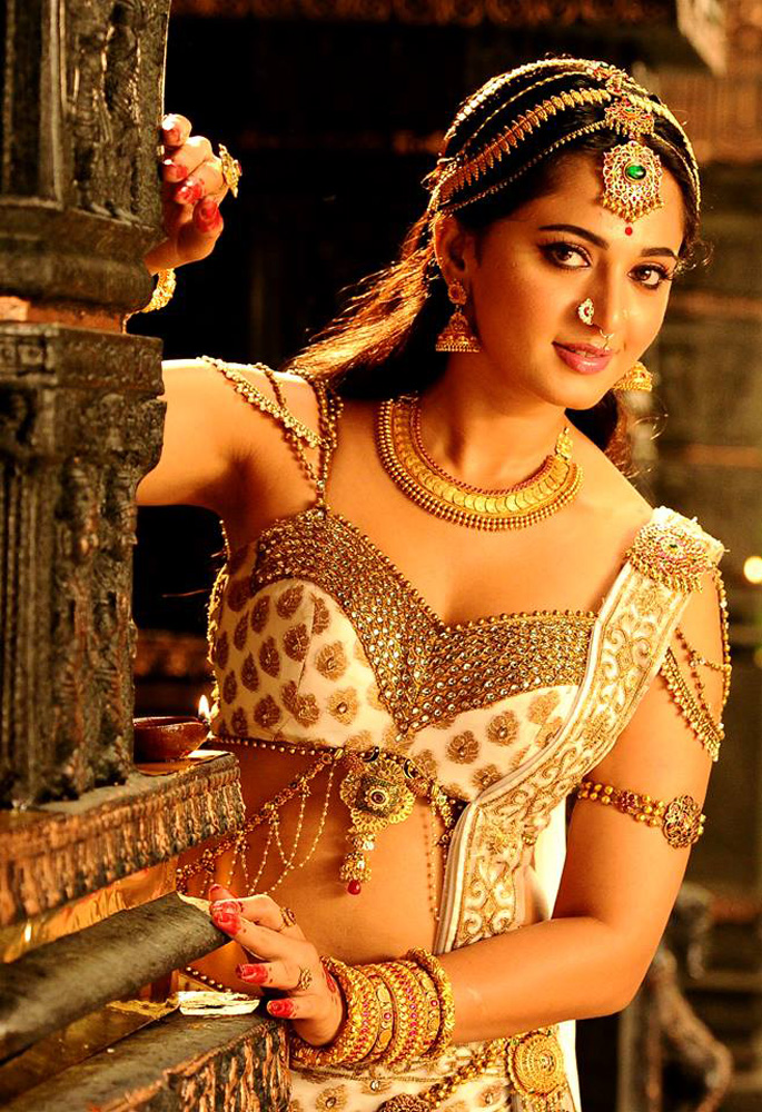 Anushka Shetty in Rudhramadevi Stills-Images-Photos-Telugu Movie 2015-Onlookers Media (8)
