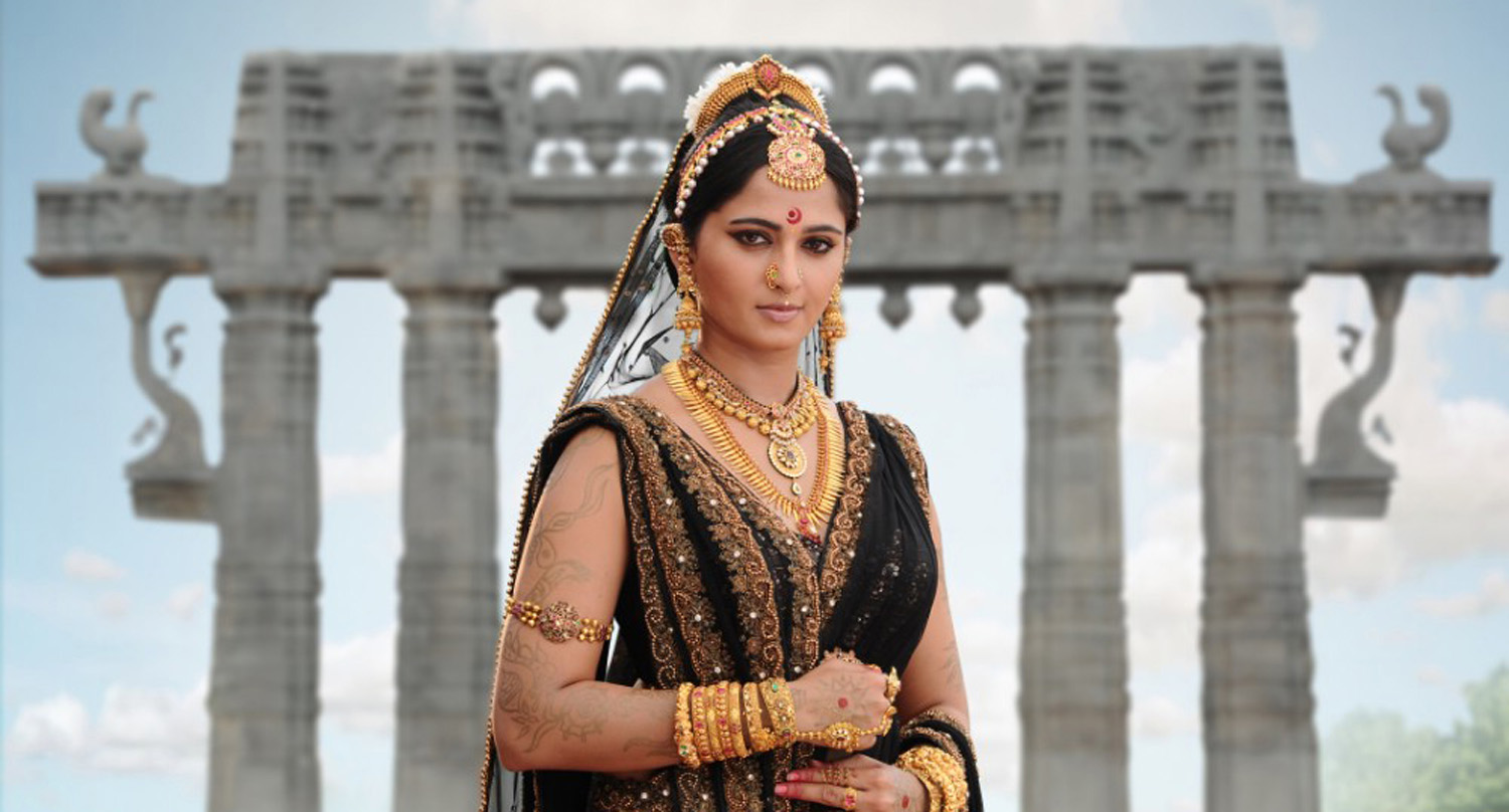 https://onlookersmedia.in/wp-content/uploads/2015/03/Anushka-Shetty-in-Rudhramadevi-Stills-Images-Photos-Telugu-Movie-2015-Onlookers-Media.jpg
