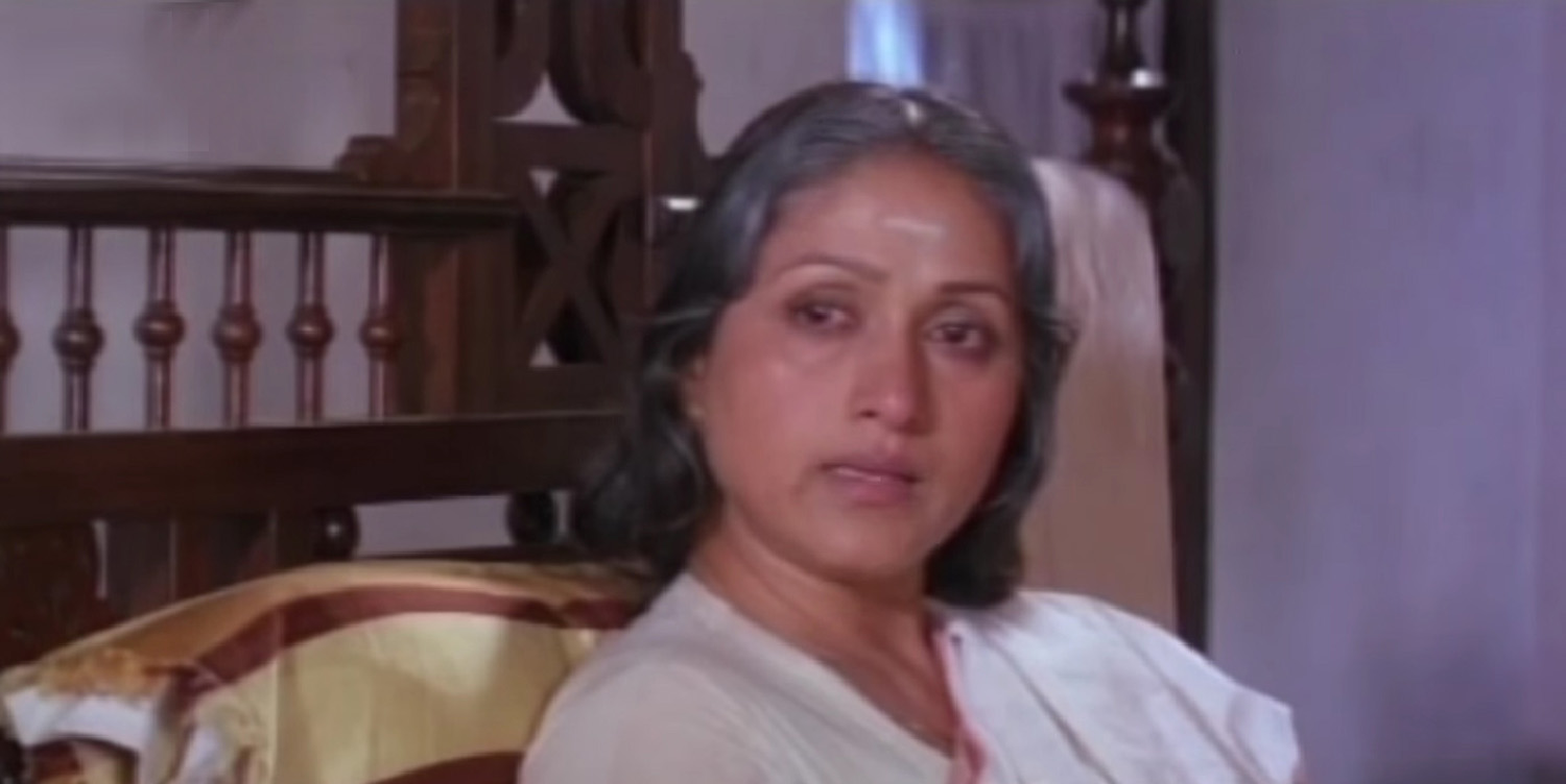 https://onlookersmedia.in/wp-content/uploads/2015/03/Devasuram-Movie-Stills-Mohanlal-Revathi-Classic-Malayalam-Movies-6.jpg
