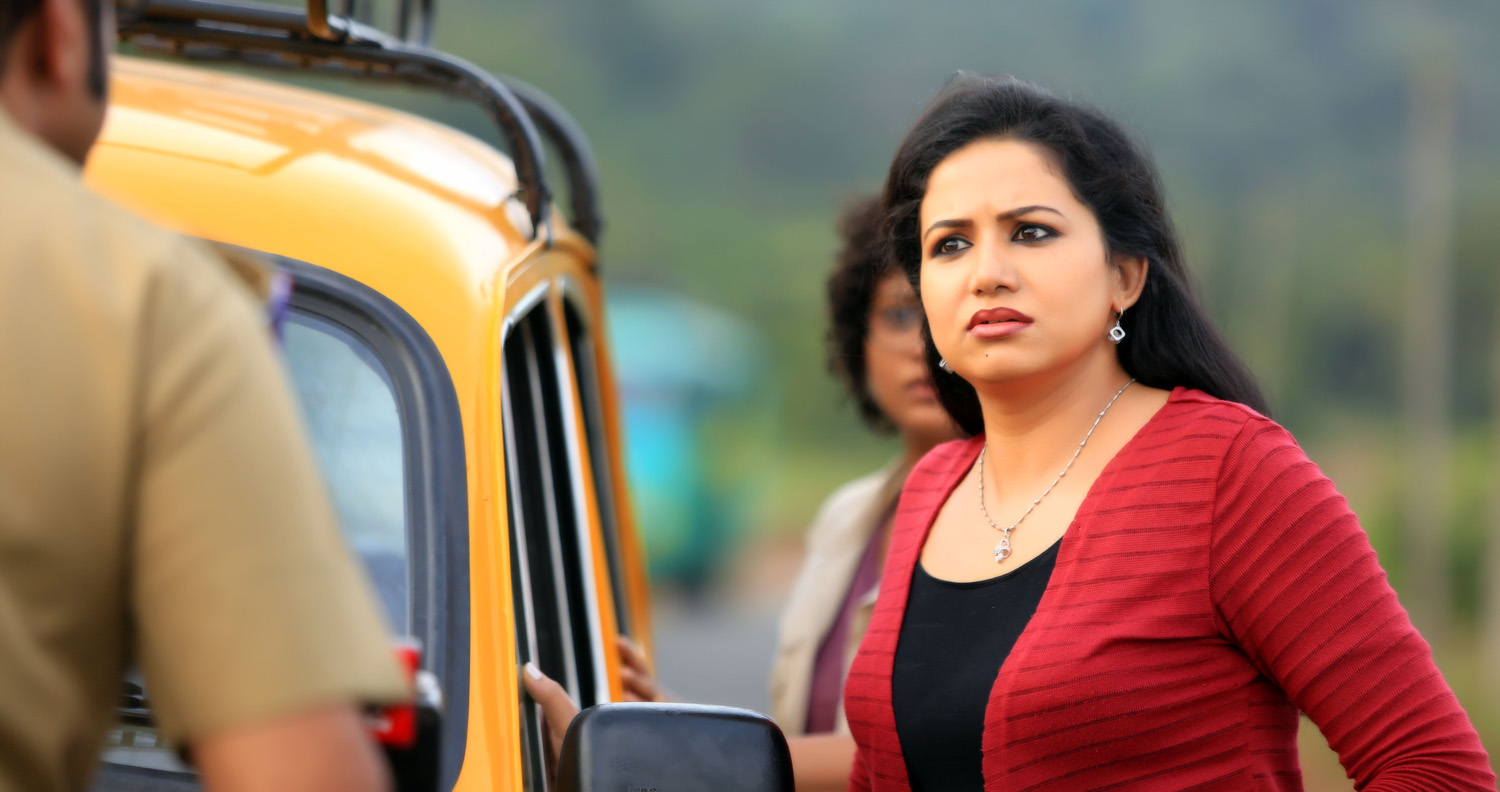 https://onlookersmedia.in/wp-content/uploads/2015/03/She-Taxi-Movie-Stills-Kavya-Madhavan-Anoop-Menon-Sheelu-Abraham-Malayalam-Movie-2015-Onlookers-Media-15.jpg