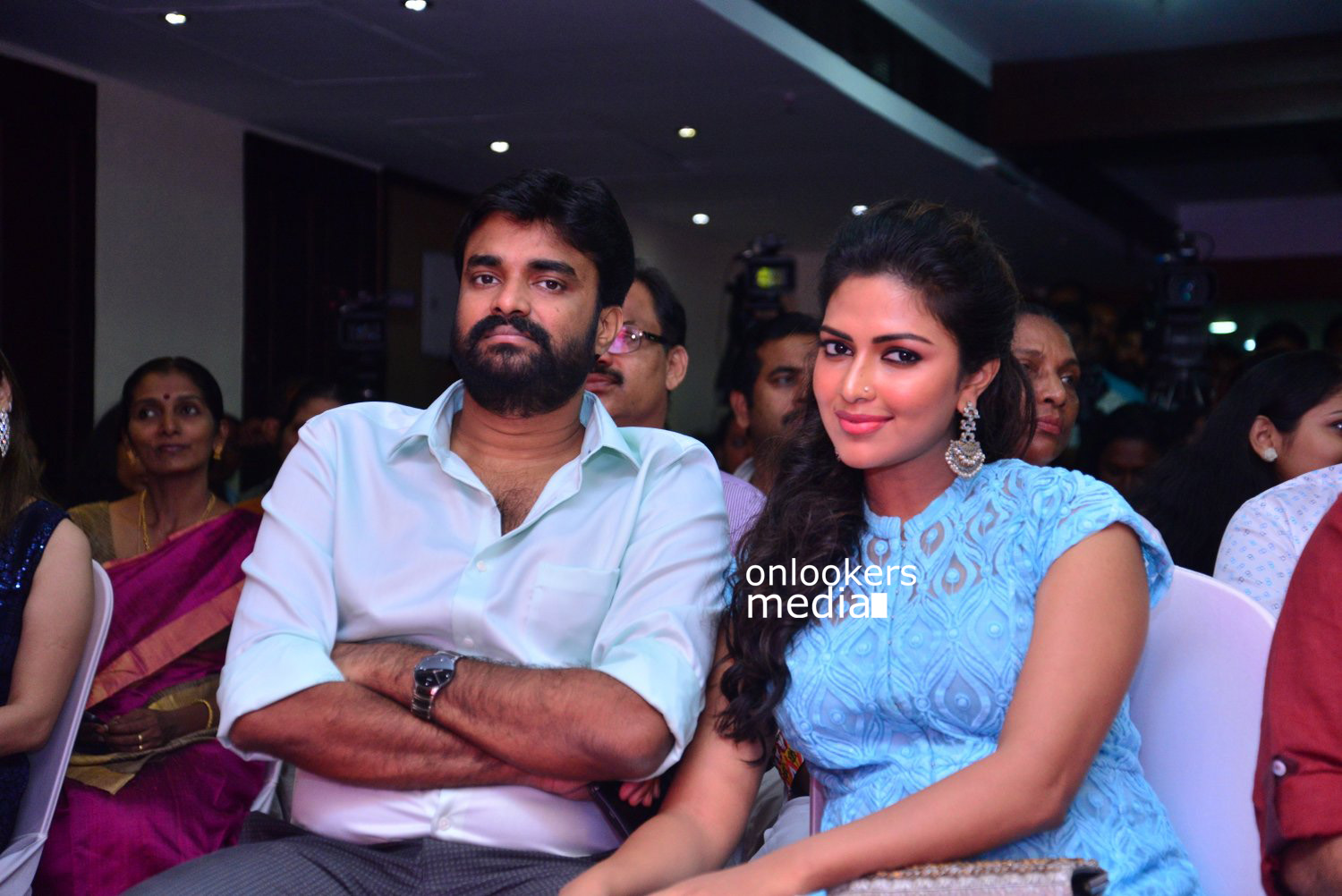 https://onlookersmedia.in/wp-content/uploads/2015/04/Amala-Paul-and-AL-Vijay-at-Lalila-O-Laila-Audio-Launch-Stills-Images-Mohanlal-Malayalam-Movie-2015-Onlookers-Media-8.jpg