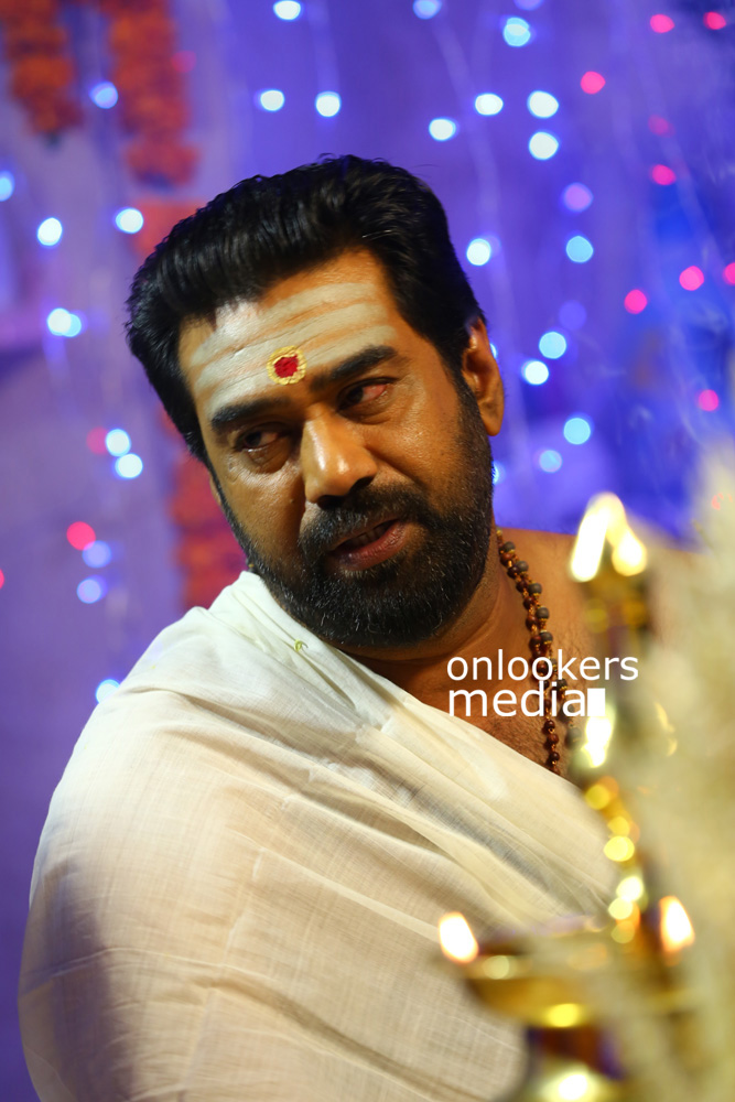https://onlookersmedia.in/wp-content/uploads/2015/04/Biju-Menon-In-Madhura-Naranga-Stills-Images-Photos-Malayalam-Movie-2015-Onlookers-Media-10.jpg