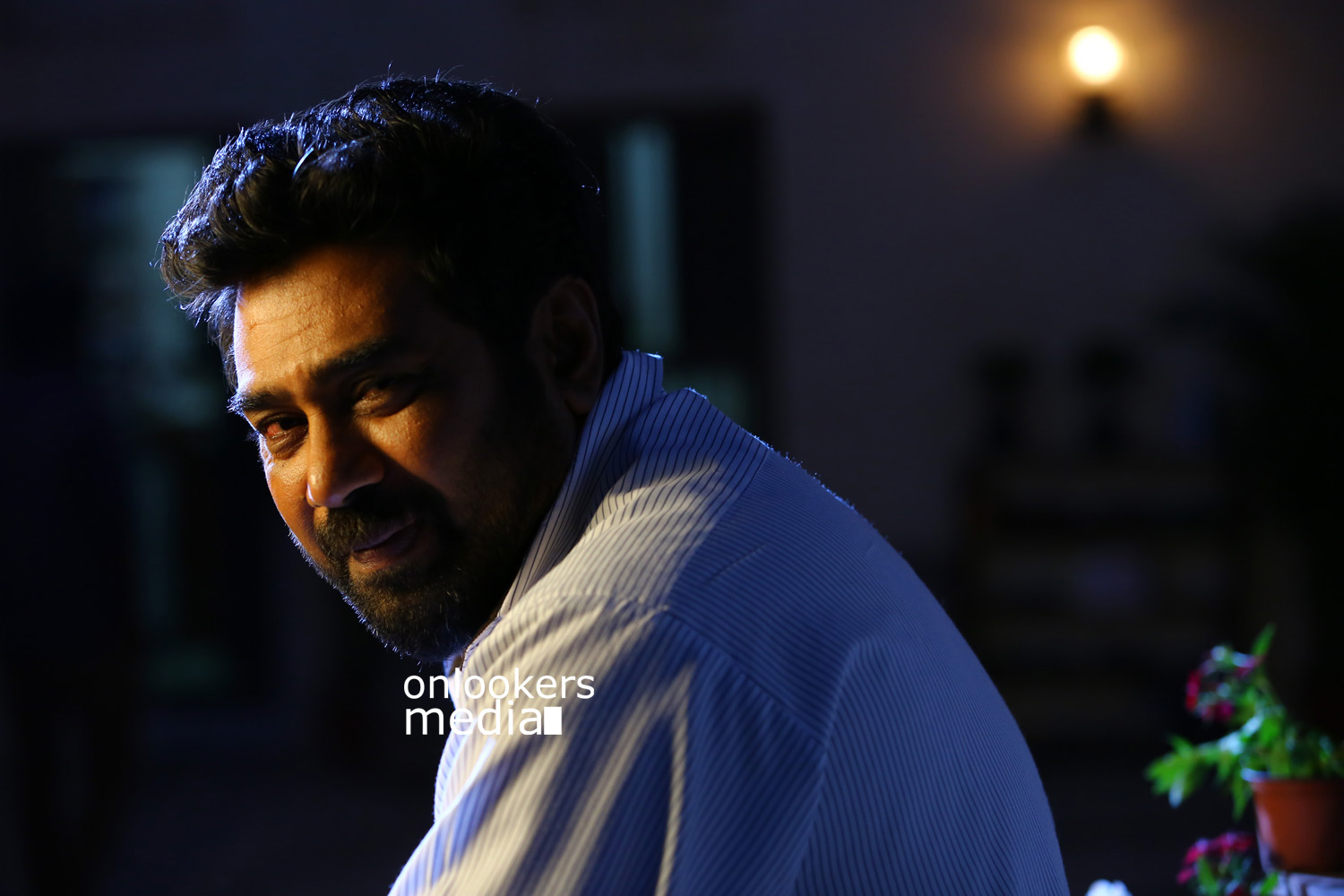 https://onlookersmedia.in/wp-content/uploads/2015/04/Biju-Menon-In-Madhura-Naranga-Stills-Images-Photos-Malayalam-Movie-2015-Onlookers-Media-12.jpg
