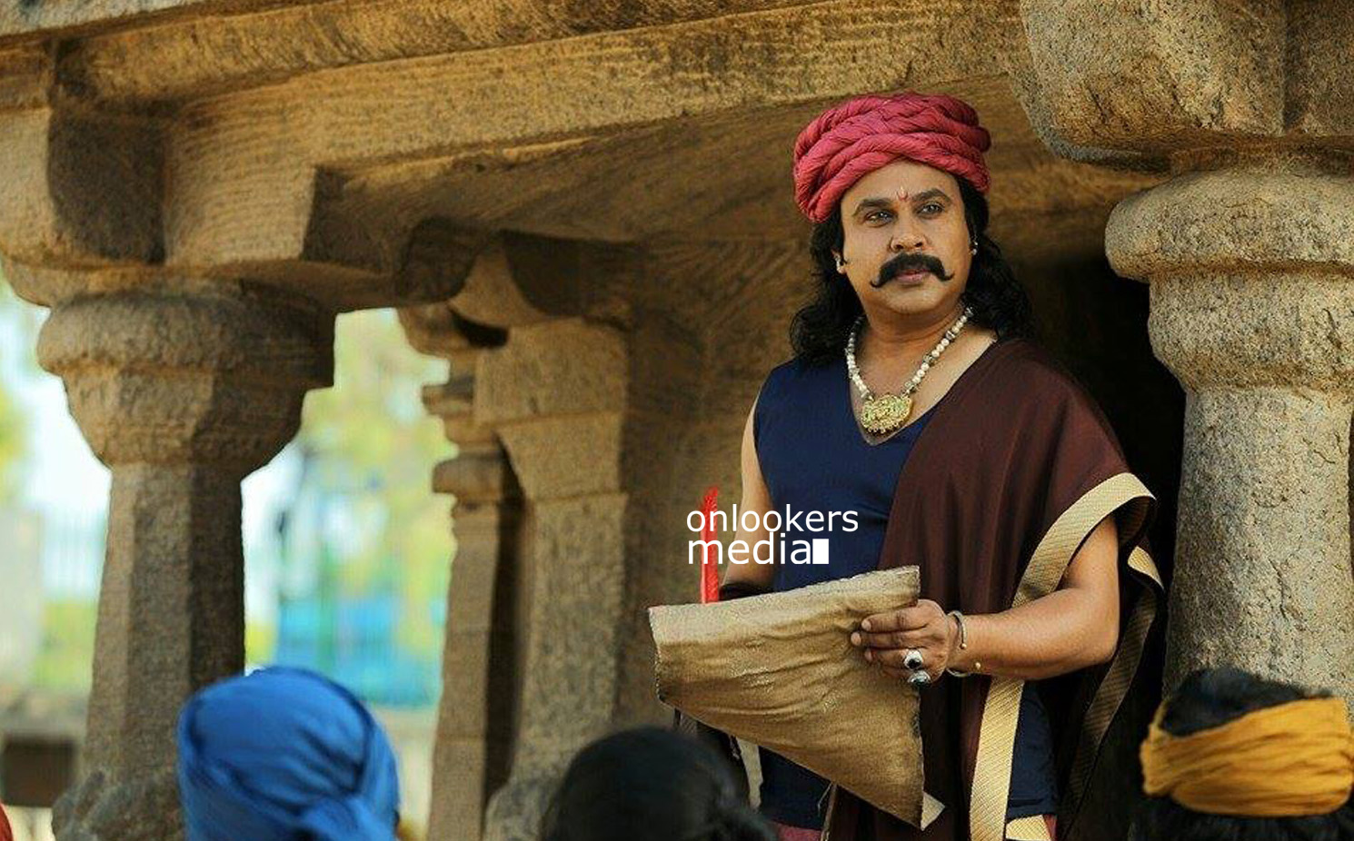 https://onlookersmedia.in/wp-content/uploads/2015/04/Chandrettan-Evideya-Stills-Images-Photos-Dileep-Namitha-Pramod-Anusree-Malayalam-Movie-2015-Onlookers-Media-1.jpg
