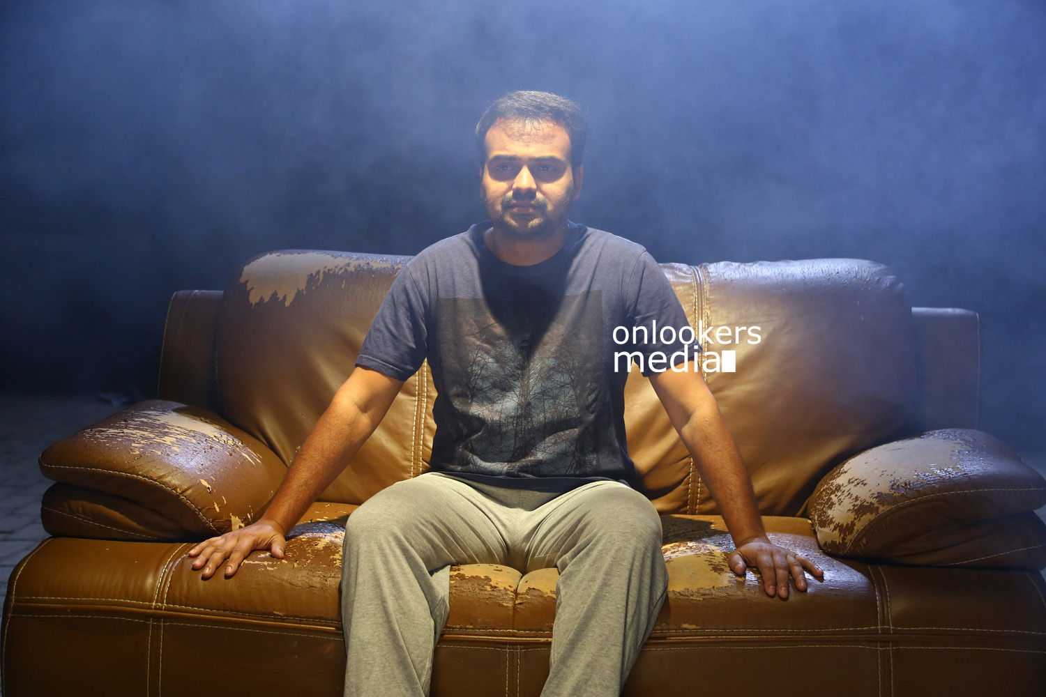 https://onlookersmedia.in/wp-content/uploads/2015/04/Kunchacko-Boban-In-Madhura-Naranga-Stills-Images-Photos-Malayalam-Movie-2015-Onlookers-Media-24.jpg
