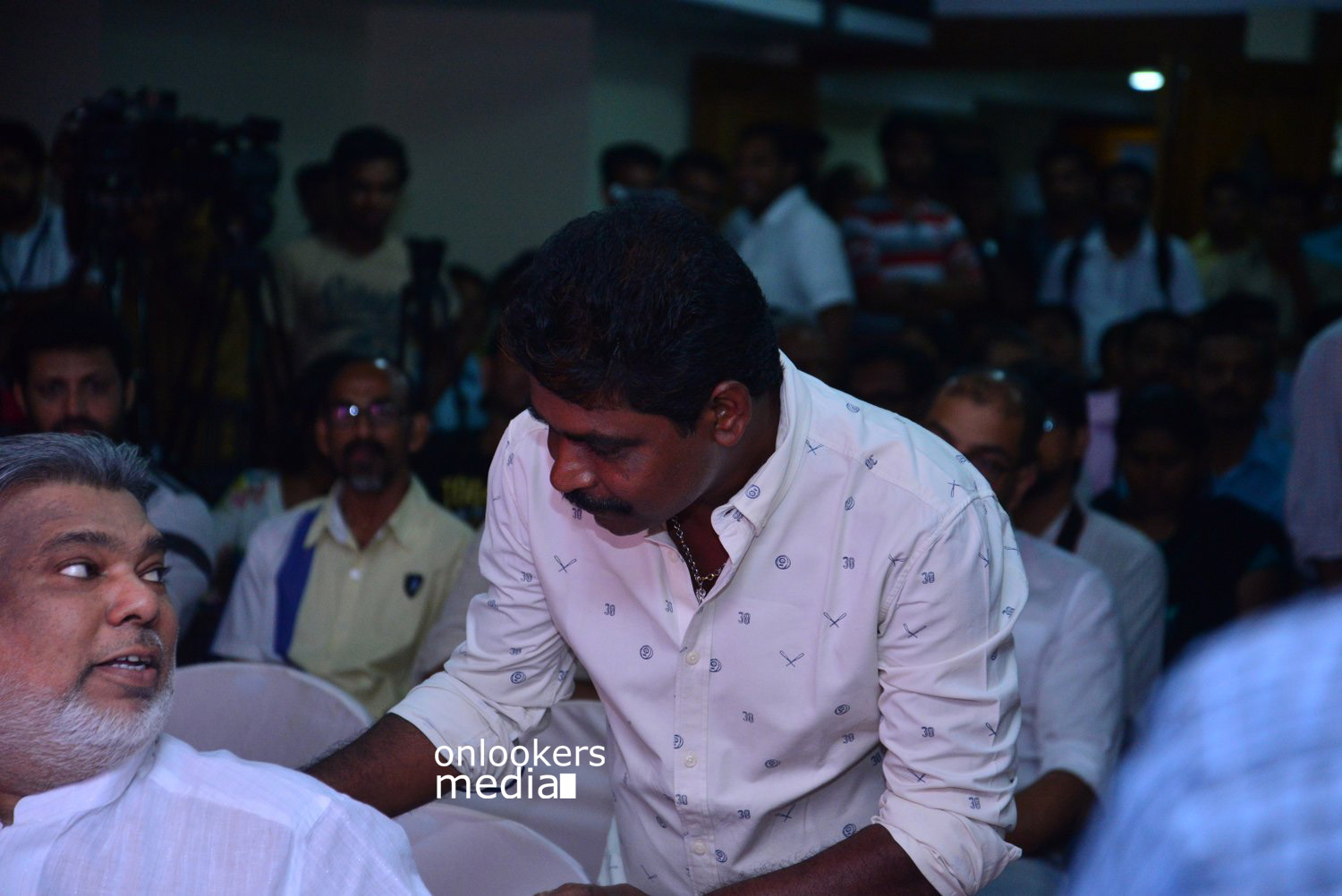https://onlookersmedia.in/wp-content/uploads/2015/04/Lalila-O-Laila-Audio-Launch-Stills-Images-Mohanlal-Amala-Paul-Malayalam-Movie-2015-Onlookers-Media-109.jpg