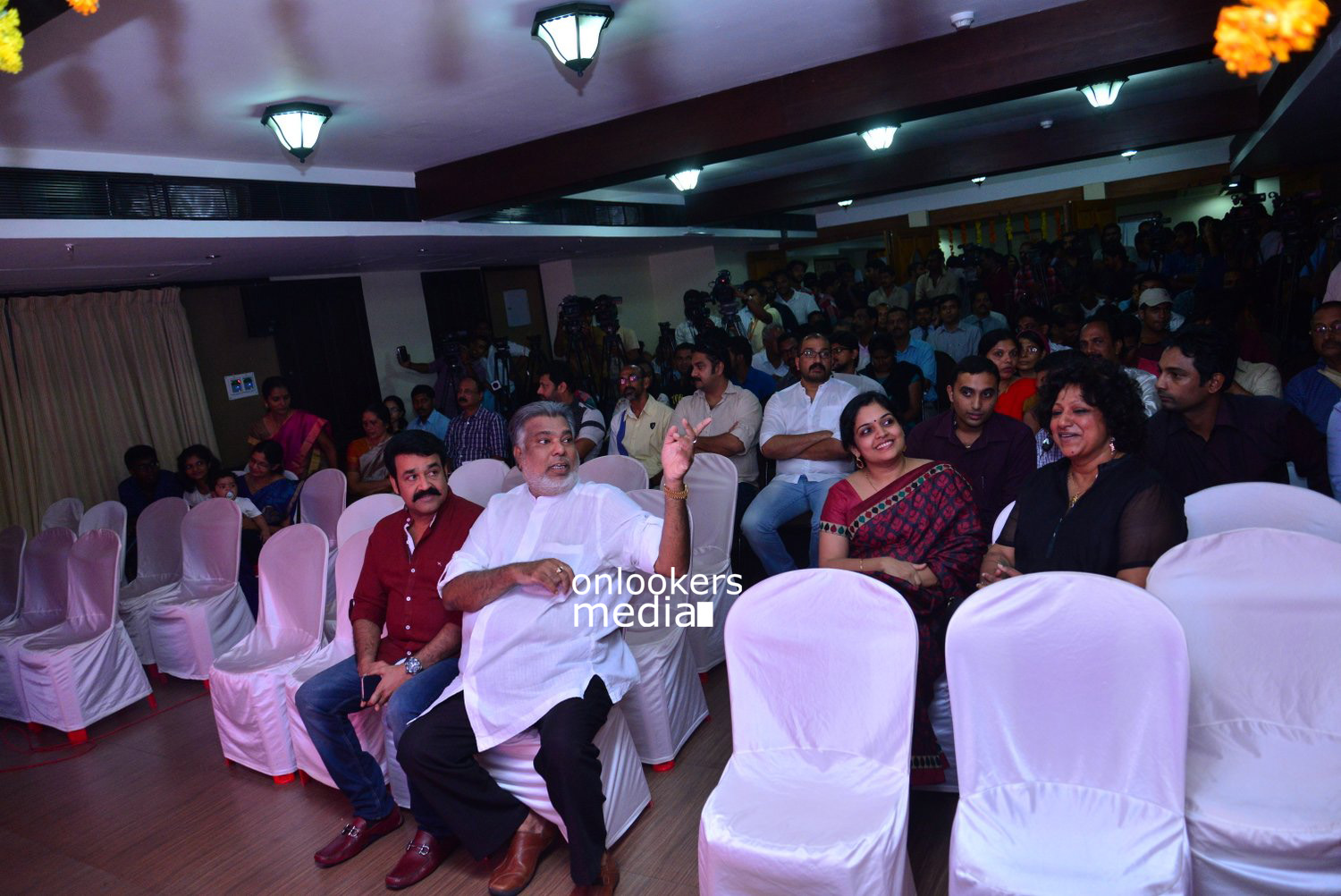 https://onlookersmedia.in/wp-content/uploads/2015/04/Lalila-O-Laila-Audio-Launch-Stills-Images-Mohanlal-Amala-Paul-Malayalam-Movie-2015-Onlookers-Media-113.jpg