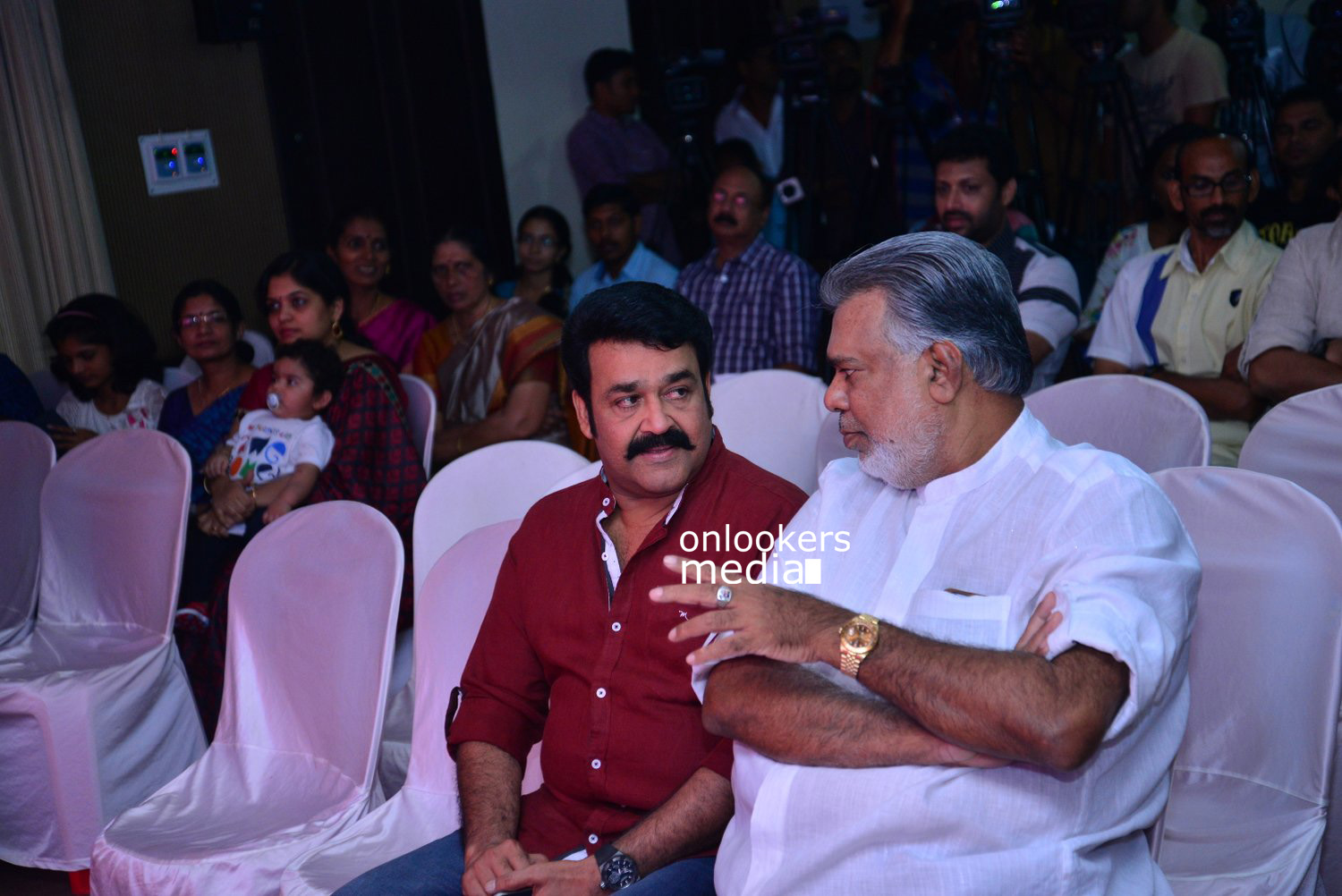 https://onlookersmedia.in/wp-content/uploads/2015/04/Lalila-O-Laila-Audio-Launch-Stills-Images-Mohanlal-Amala-Paul-Malayalam-Movie-2015-Onlookers-Media-117.jpg