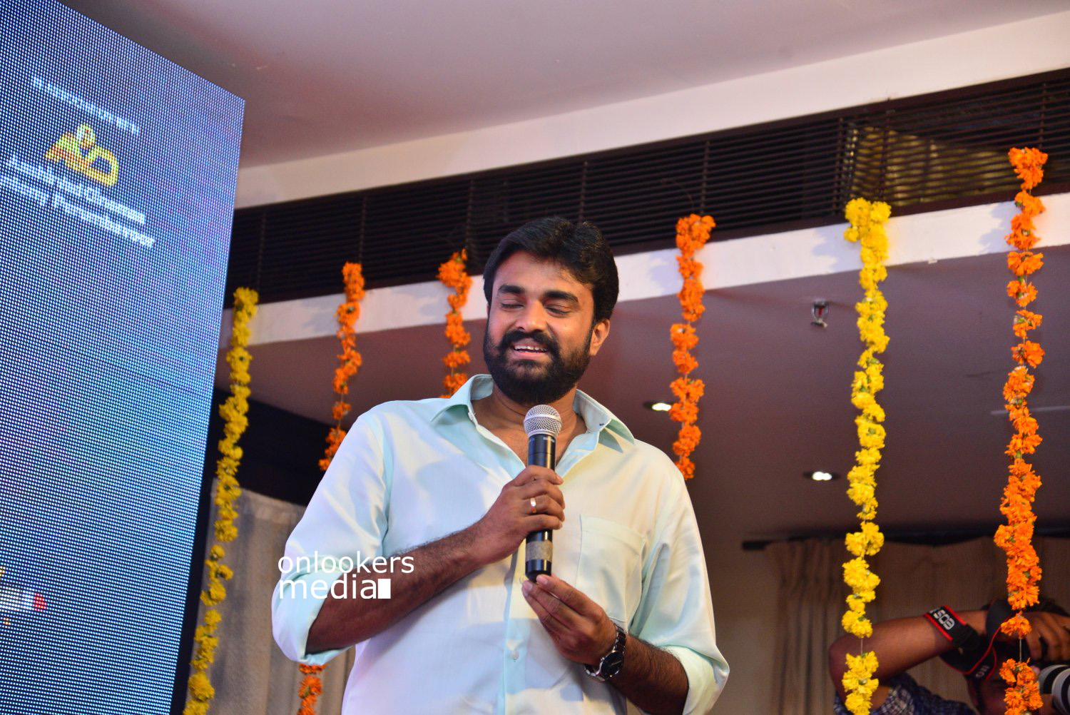 https://onlookersmedia.in/wp-content/uploads/2015/04/Lalila-O-Laila-Audio-Launch-Stills-Images-Mohanlal-Amala-Paul-Malayalam-Movie-2015-Onlookers-Media-36.jpg