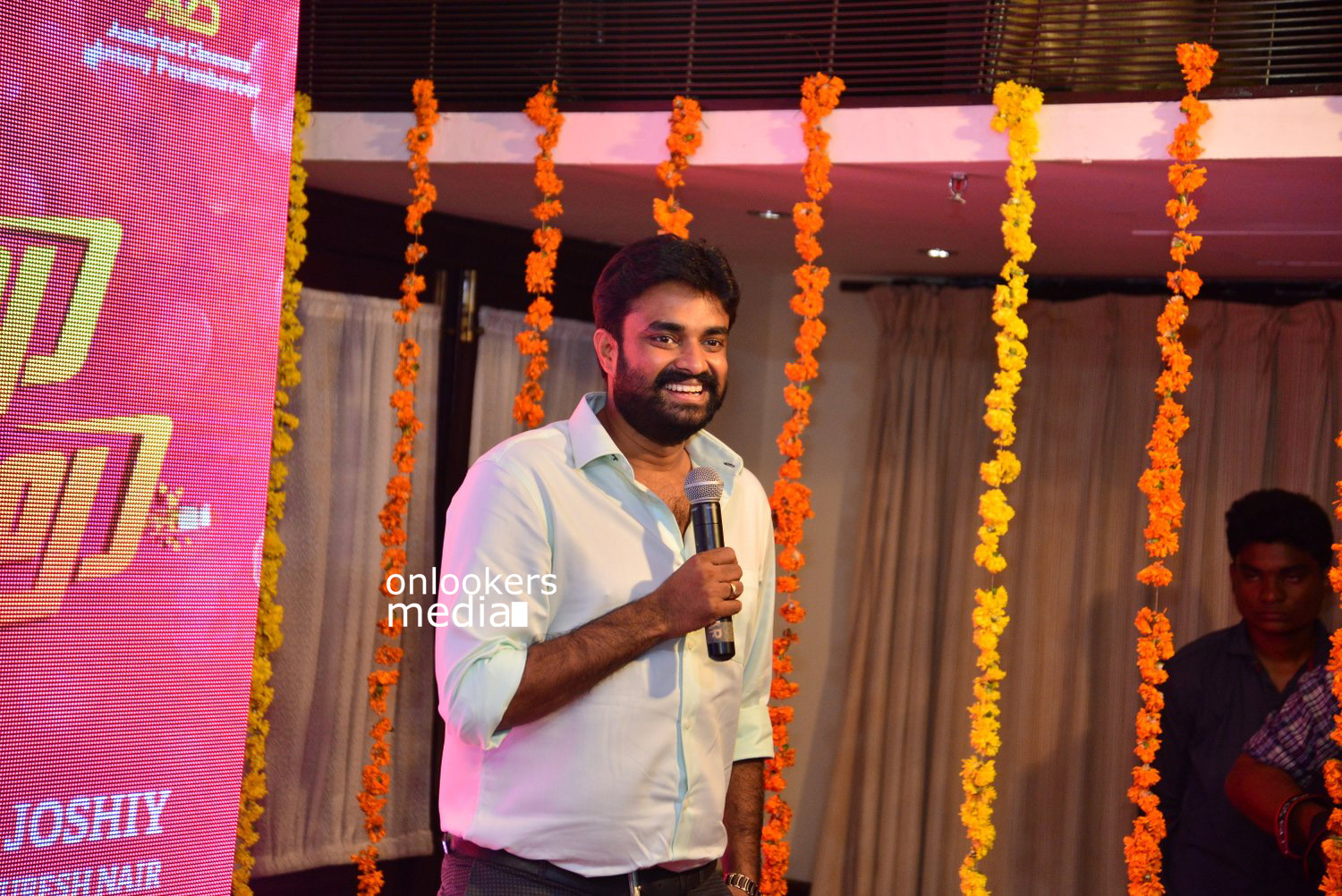 https://onlookersmedia.in/wp-content/uploads/2015/04/Lalila-O-Laila-Audio-Launch-Stills-Images-Mohanlal-Amala-Paul-Malayalam-Movie-2015-Onlookers-Media-37.jpg