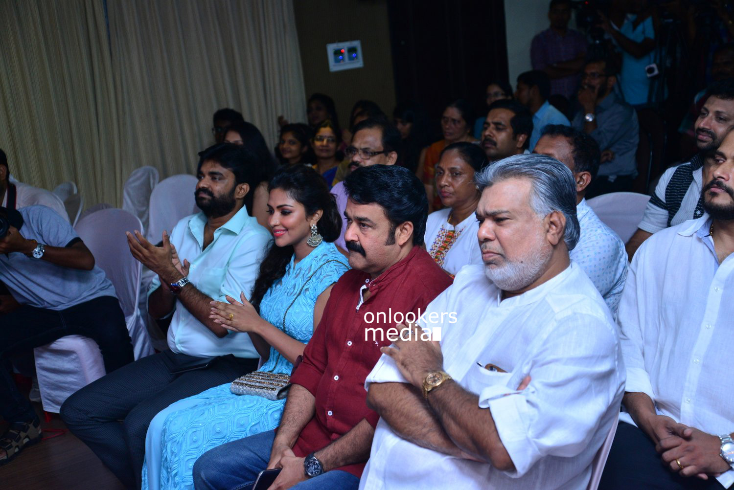 https://onlookersmedia.in/wp-content/uploads/2015/04/Lalila-O-Laila-Audio-Launch-Stills-Images-Mohanlal-Amala-Paul-Malayalam-Movie-2015-Onlookers-Media-85.jpg