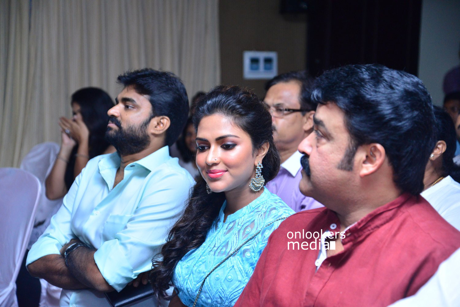 https://onlookersmedia.in/wp-content/uploads/2015/04/Lalila-O-Laila-Audio-Launch-Stills-Images-Mohanlal-Amala-Paul-Malayalam-Movie-2015-Onlookers-Media-88.jpg