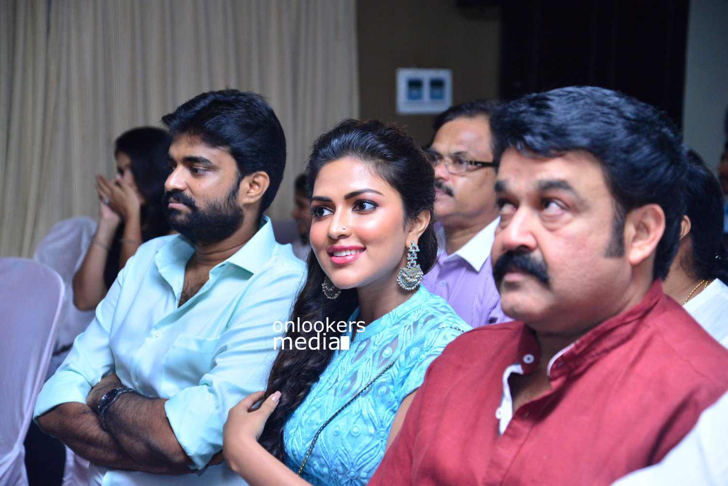 https://onlookersmedia.in/wp-content/uploads/2015/04/Lalila-O-Laila-Audio-Launch-Stills-Images-Mohanlal-Amala-Paul-Malayalam-Movie-2015-Onlookers-Media-90.jpg