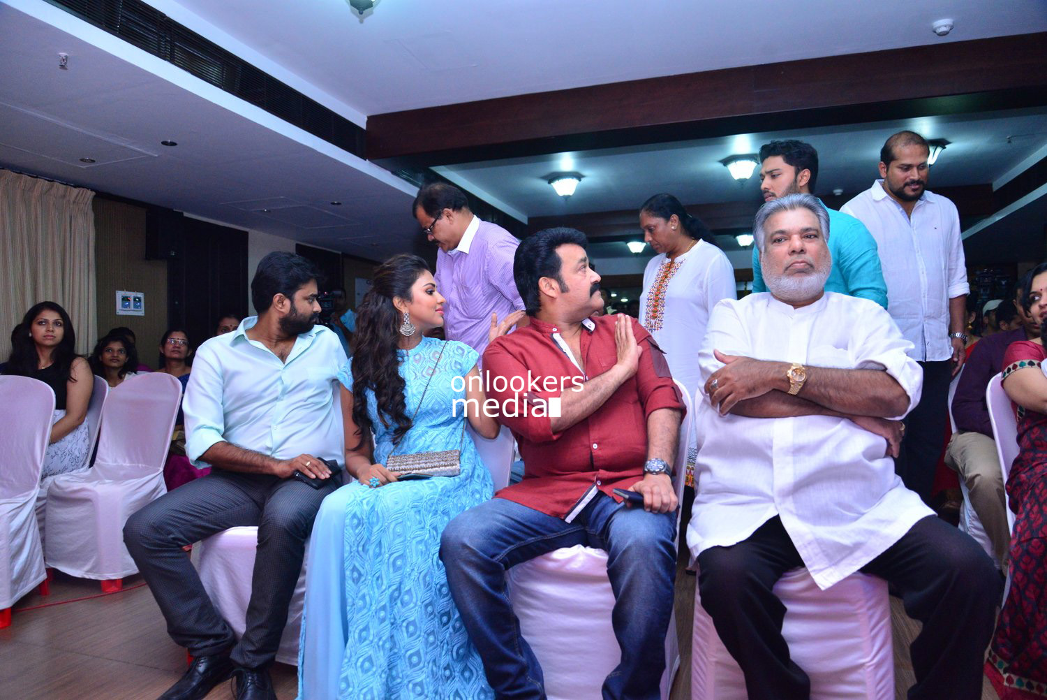 https://onlookersmedia.in/wp-content/uploads/2015/04/Lalila-O-Laila-Audio-Launch-Stills-Images-Mohanlal-Amala-Paul-Malayalam-Movie-2015-Onlookers-Media-92.jpg