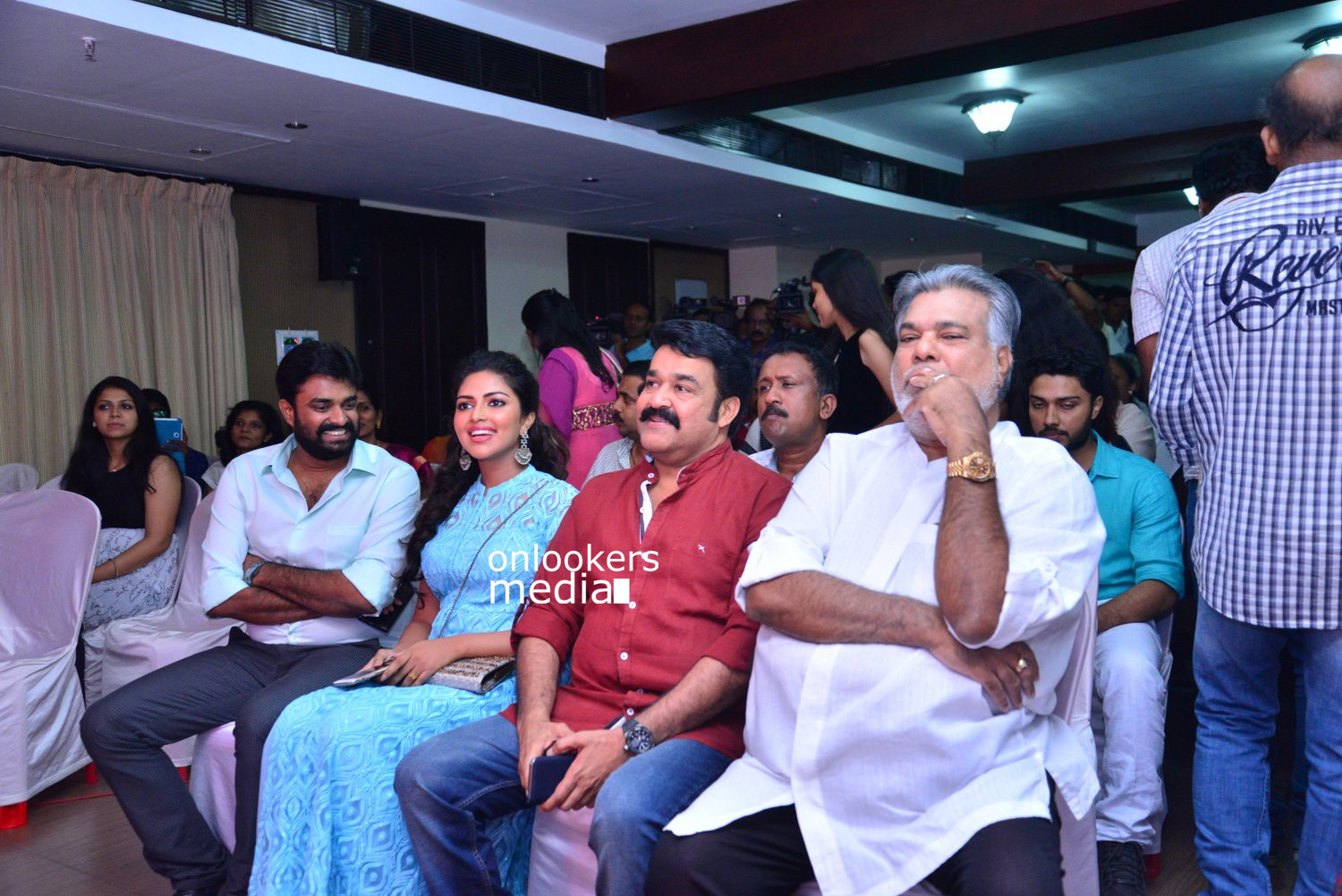 https://onlookersmedia.in/wp-content/uploads/2015/04/Lalila-O-Laila-Audio-Launch-Stills-Images-Mohanlal-Amala-Paul-Malayalam-Movie-2015-Onlookers-Media-93.jpg