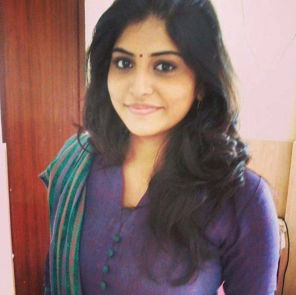 https://onlookersmedia.in/wp-content/uploads/2015/04/Manjima-Mohan-Stills-Images-Photos-Vadakkan-Selfie-Actress-Onlookers-Media-13.jpg