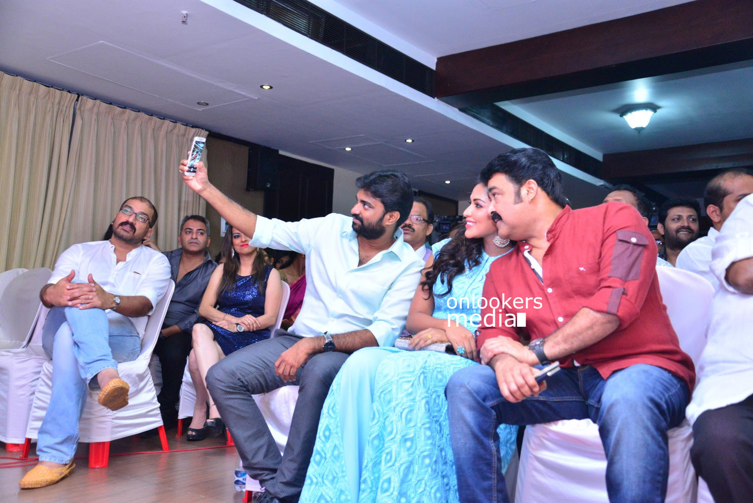 https://onlookersmedia.in/wp-content/uploads/2015/04/Mohanlal-Amala-Paul-at-Lalila-O-Laila-Audio-Launch-Stills-Images-Malayalam-Movie-2015-Onlookers-Media-2.jpg
