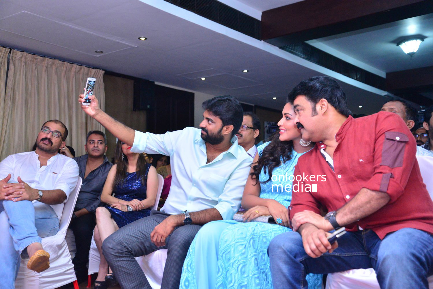 https://onlookersmedia.in/wp-content/uploads/2015/04/Mohanlal-Amala-Paul-at-Lalila-O-Laila-Audio-Launch-Stills-Images-Malayalam-Movie-2015-Onlookers-Media-3.jpg