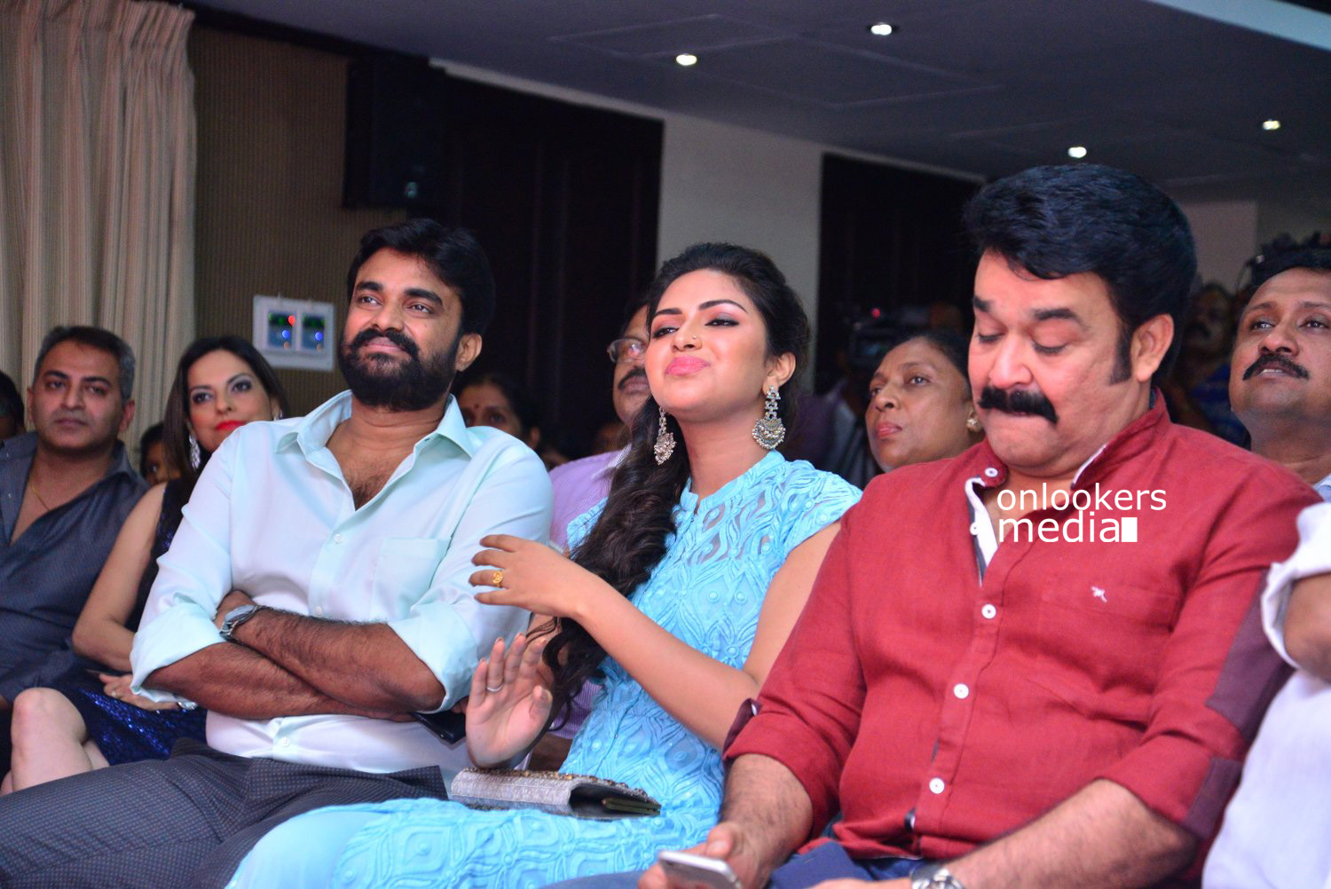 https://onlookersmedia.in/wp-content/uploads/2015/04/Mohanlal-Amala-Paul-at-Lalila-O-Laila-Audio-Launch-Stills-Images-Malayalam-Movie-2015-Onlookers-Media-7.jpg