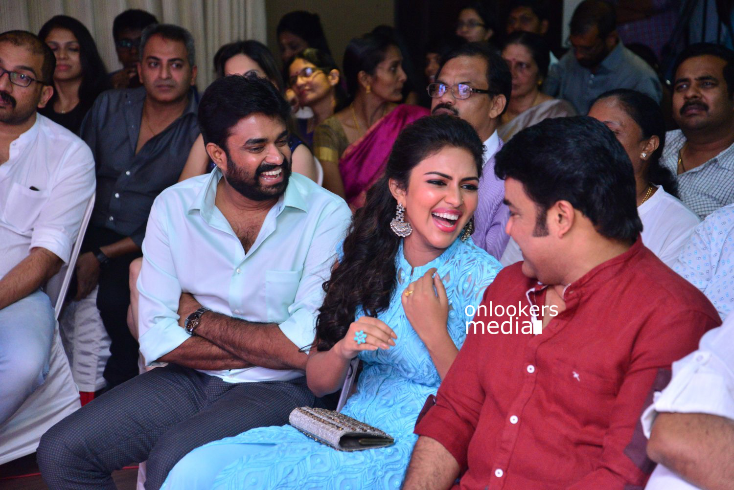 https://onlookersmedia.in/wp-content/uploads/2015/04/Mohanlal-Amala-Paul-at-Lalila-O-Laila-Audio-Launch-Stills-Images-Malayalam-Movie-2015-Onlookers-Media-9.jpg