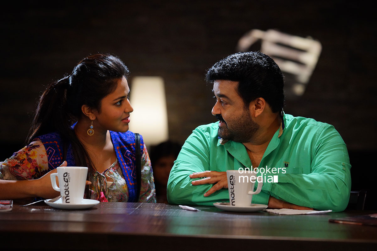 https://onlookersmedia.in/wp-content/uploads/2015/04/Mohanlal-and-Amala-Paul-in-Lailaa-O-Lailaa-Stills-Images-Photos-Malayalam-Movie-2015-Onlookers-Media-3.jpg